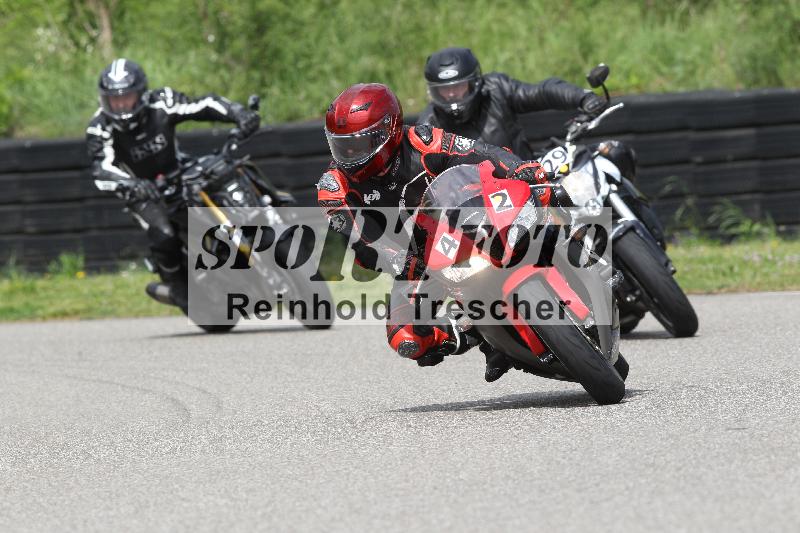 /Archiv-2025/10 23.04.2025 Cornu Master School ADR/rot-rouge/42